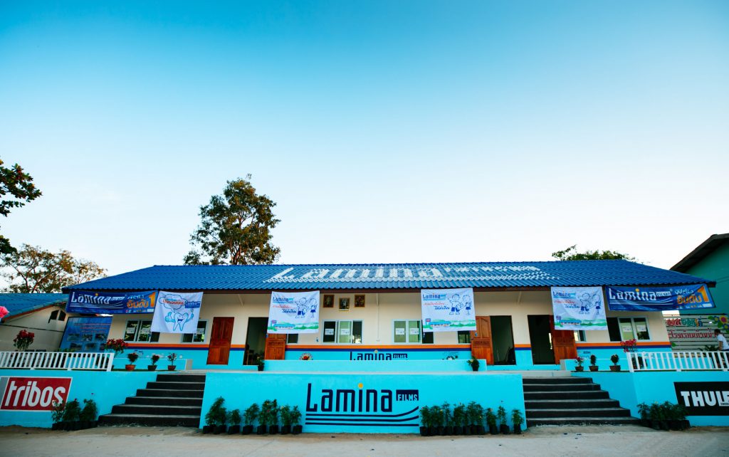 ข่าวรถวันนี้ : ฟิล์มกรองแสง Lamina ตอบแทนสังคมต่อเนื่องเป็นปีที่ 19 กับ “ลามิน่าสานฝันเด็กไทยได้เล่าเรียน”