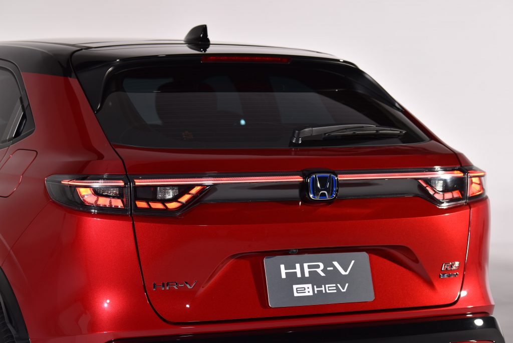 รีวิวรถใหม่ 2021 : ฮอนด้า เอชอาร์-วี อี:เอชอีวี ใหม่ เอสยูวีกับขุมพลังฟูลไฮบริด e:HEV ที่มาพร้อม Honda SENSING ในทุกรุ่นย่อย
